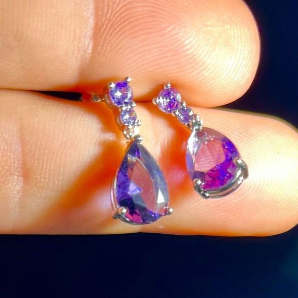 AYH2 Lovely Amethyst Teardrop Zircon Stud Earrings - Picture 3 of 15